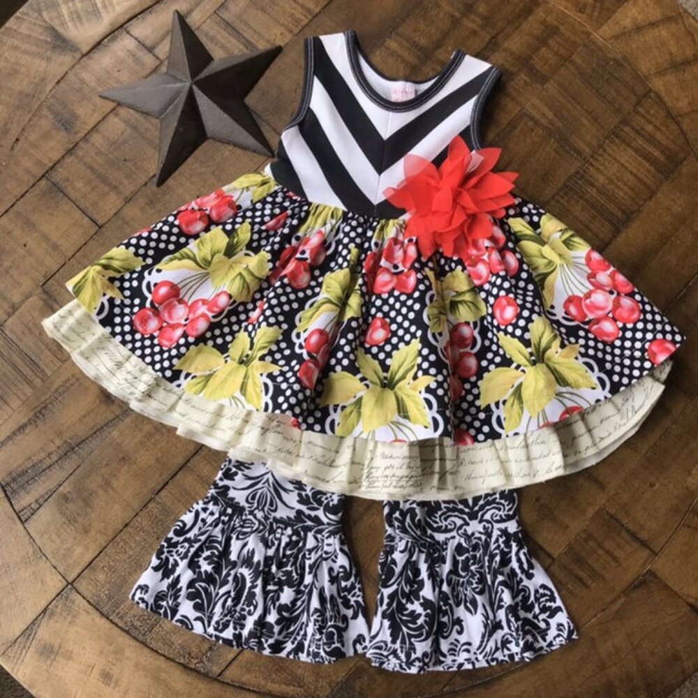 sz 2T Giggle Moon HTF Singing in the Rain Maddison Set
